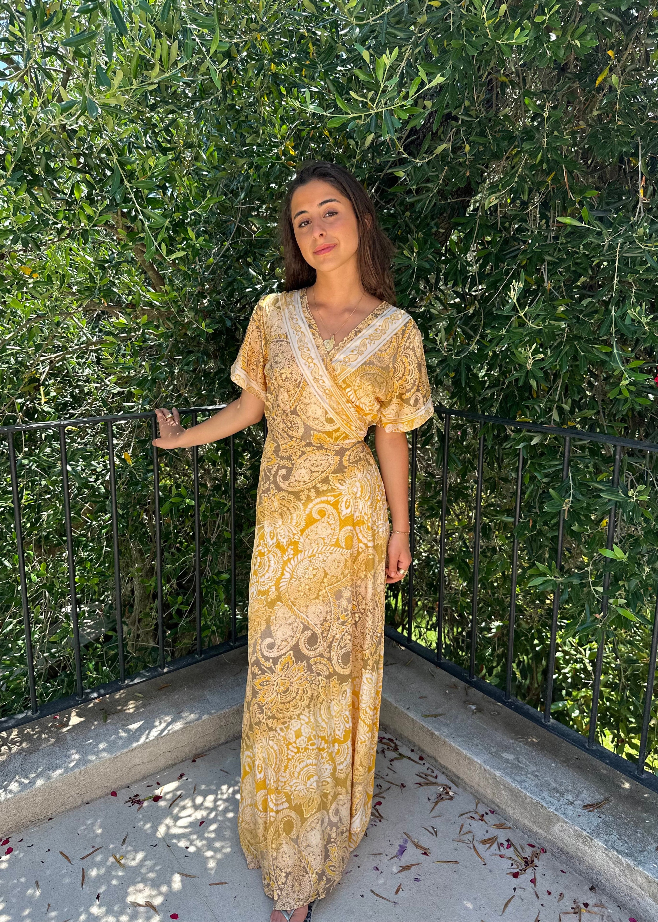 【新品タグ付】Lauris Chiffon Long Dress Long Wrap Dress Yara (Gold Foil) - Goldy Yellow – Liva Larsen